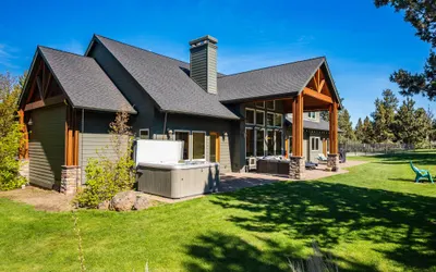 Family-Friendly Dara Oaks Home with Private Hot Tub and BBQ on the Deck