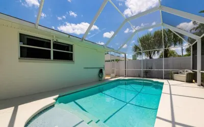 Private 4 bedroom Pool Home w 2 car garage