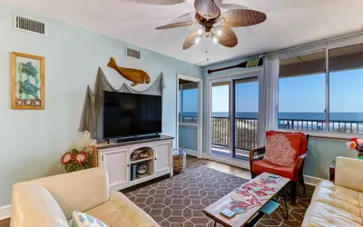 Beach Style Condo includes Smart Speaker and Beach Access