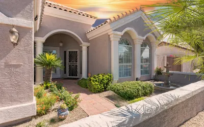 Tuscany Lux Oasis, Private Pool, Hot Tub, Half Acre Fenced Yard