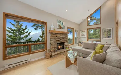 Cliffview Luxury Vacation Rental at Windcliff