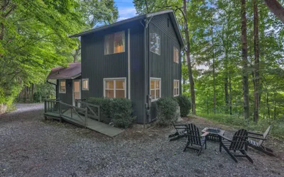 Modern Pet Friendly Cabin in Waynesville- Blue Ridge Lookout