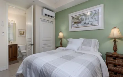 Bonita Paddle B: Ideal Efficiency Near Beach & Shops