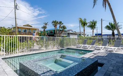 253 Oasis: Sunrise Views, Pool, Pet-Friendly