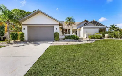 14927 Sunseeker: Heated Pool, Spa, Water Views, Beach