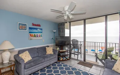 ROYAL GARDEN RESORT 212