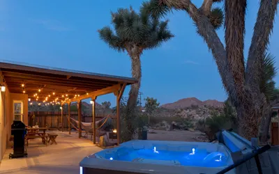 Sukha Life Retreat - Beautiful Views, Close to JTNP w/Hot Tub!