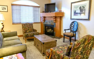 Villa 2031 2 Bed 2 Bath Full Kitchen