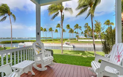 Waterfront Luxury Villa (13) with sunset views and boat slip