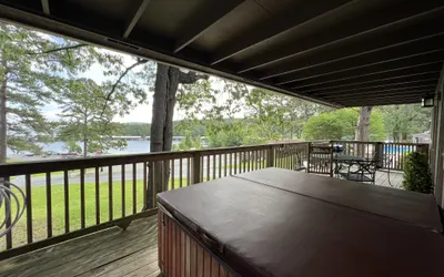 Mountain Harbor  Lodge cottage on Lake Ouachita.