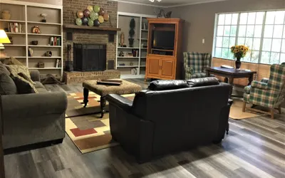 Mountain Harbor's economy four bedroom house