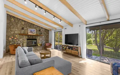 The Red House - Near Golf, Beaches & Communal Pool