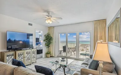Recently renovated 2 bedroom/2 bath on 7th floor!