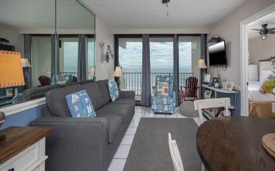 Island Winds East 707