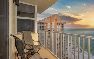 Estero Beach C Penthouse Paradise: Gulf Views, Beachfront & Pool