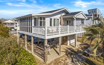 Dunebug Cottage / 319 Sandpiper Lane