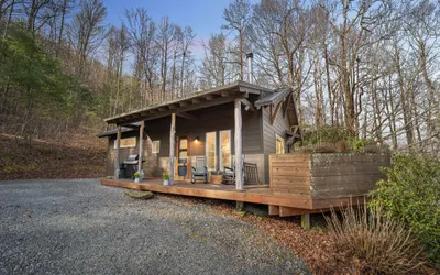 The Cabin at Little Creek Homestead