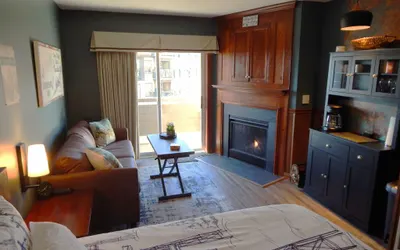 Front Row Studio! - Allegheny Springs #114