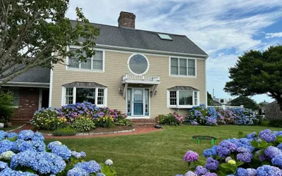 Immaculate Waterfront Beach House