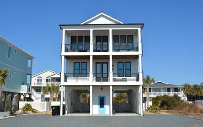 1040 BREAK / 1040 Ocean Blvd West