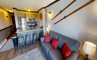 Relaxing 1BR Hideaway at Top of the World