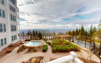 Modern Seneca Studio with Breathtaking View!
