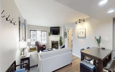 Vibrant 2BR Escape at Silvercreek - sleeps 10!