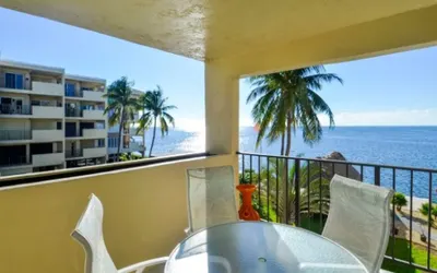 Exceptional condo with panoramic views of the Atlantic Ocean.