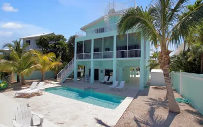 Waterfront Home With Swimming Pool