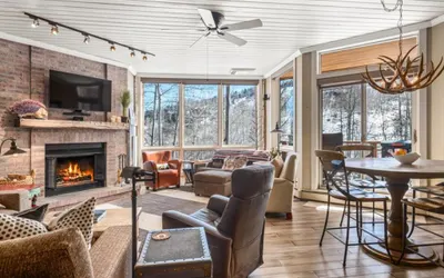 Snowmass Mountain Townhome with Easy Ski Access