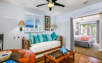 Cool Cabana at Waikiki 1-Bedroom