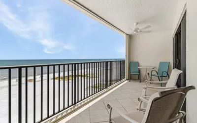 Pelican Watch Gulf-Front w/ Stunning Views & Full-Length Balcony