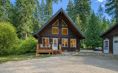 Pine River Retreat | Mountain Comfort | Nature Nearby | Hot Tub