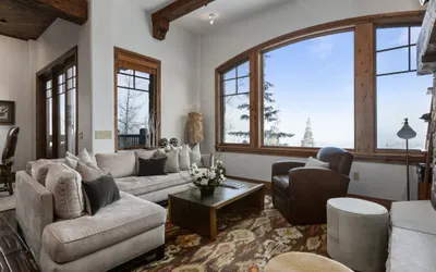 Grand Lodge - Three Bedroom #201 - Ski-in/ski-out