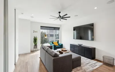 New Modern Townhome with Rooftop Patio