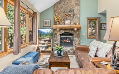 McDermott Base Camp by Estes Park Homes