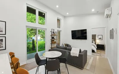 500 House - Unit B