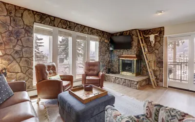 E101 Lake Cliffe