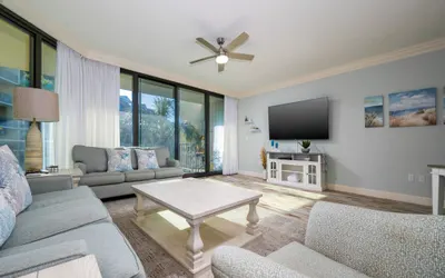 Phoenix on the Bay 1215