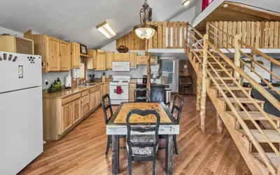 Cedar Mountain Bunkhouse