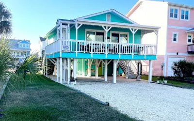 The Marlin House / 143 Marlin Drive