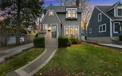 Charming Ann Arbor Retreat with a short walk to UM Stadium