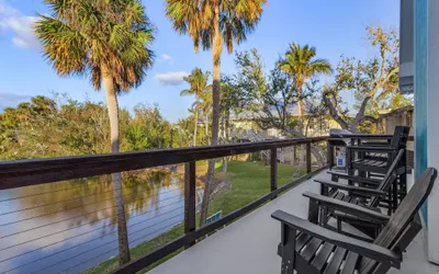 245 Nature View Ct Upper
