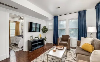 Pet-Friendly Furnished Apt Near EMU Free Parking