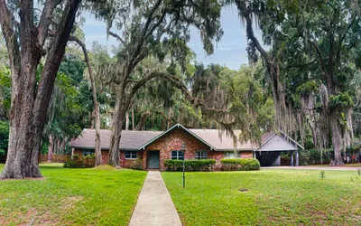 LIVE OAK HIDEAWAY