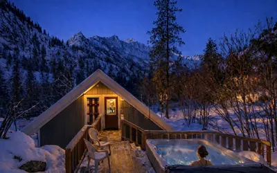 Icicle Chalet | Mountain Nights | Enchantment Views | Hot tub