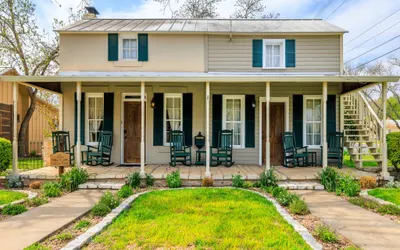 Amoroso Cottage