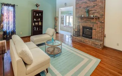 Spacious Tranquility in Belleville