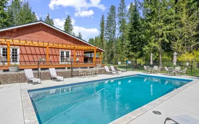 River Road Lodge