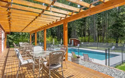 River Road Lodge